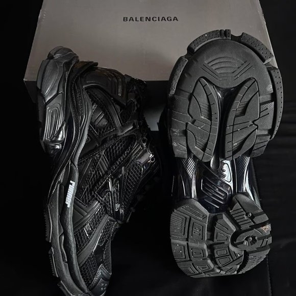 Balenciaga Runner - Picture 4 of 4